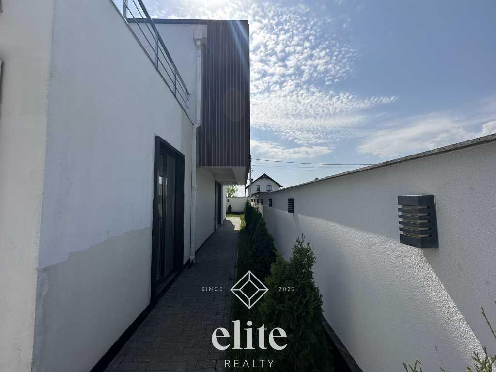 elite realty image