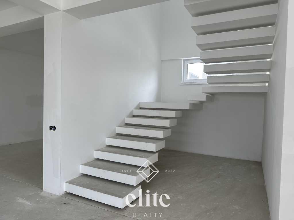 elite realty image