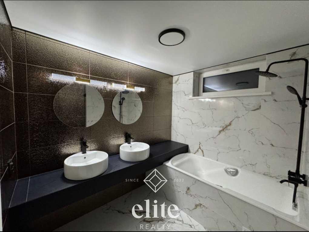elite realty image