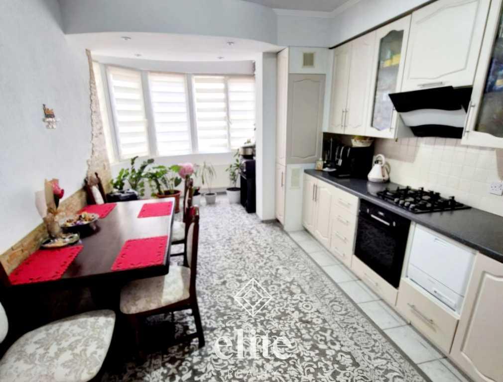 elite realty image