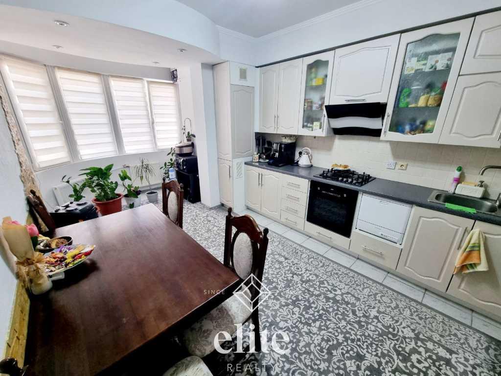 elite realty image