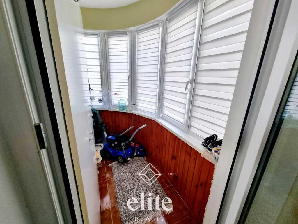 elite realty image