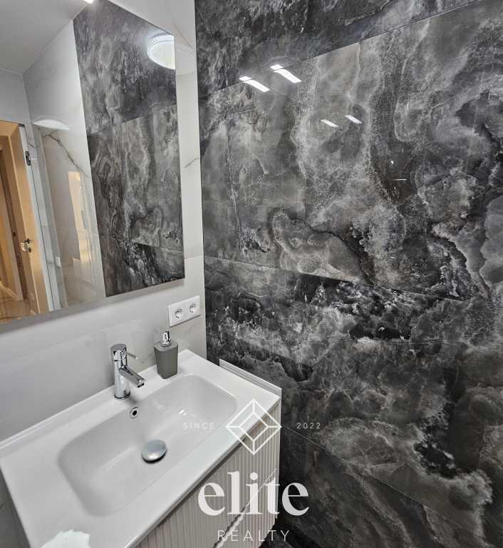 elite realty image