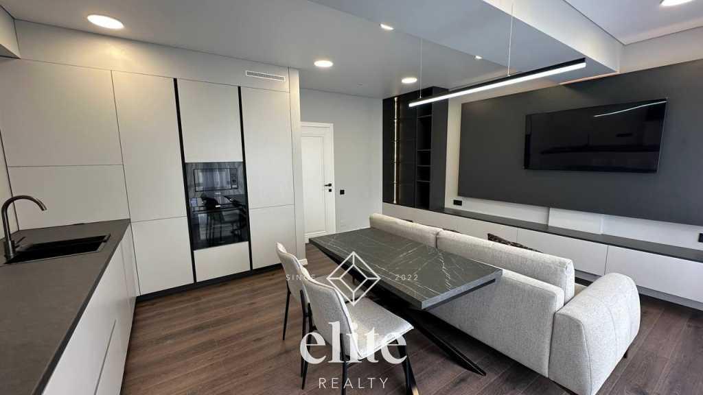 elite realty image