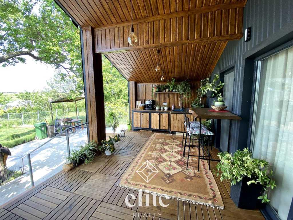 elite realty image