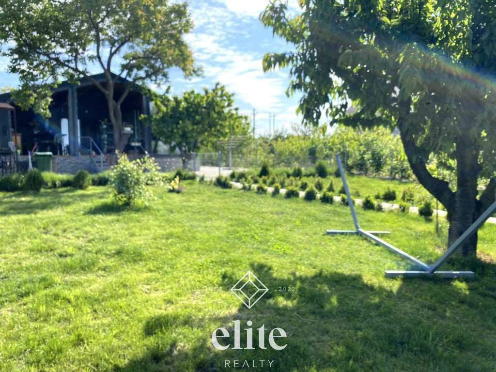 elite realty image