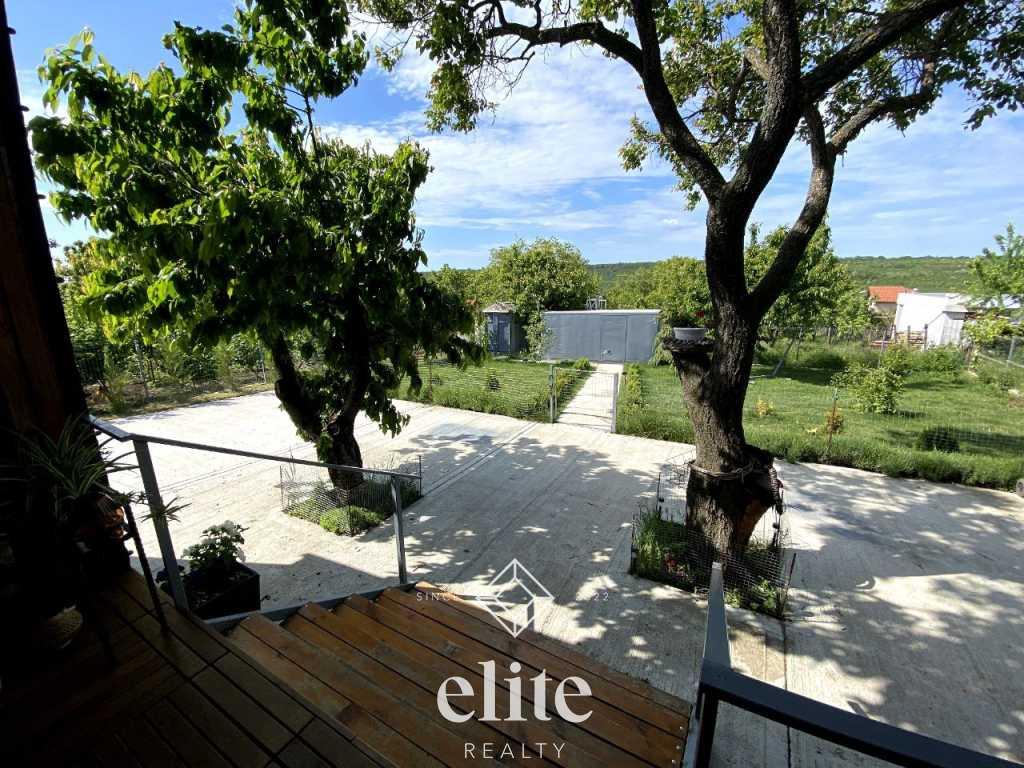 elite realty image