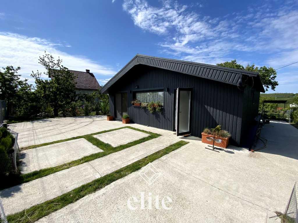 elite realty image