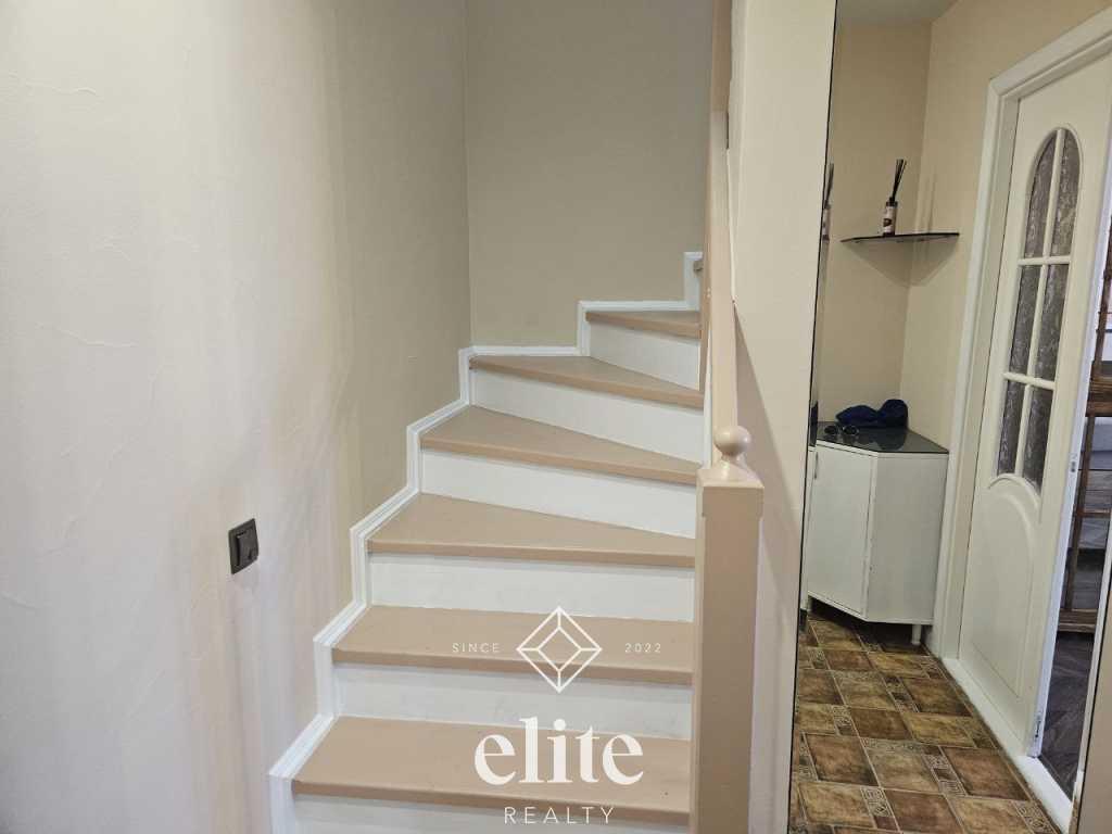 elite realty image