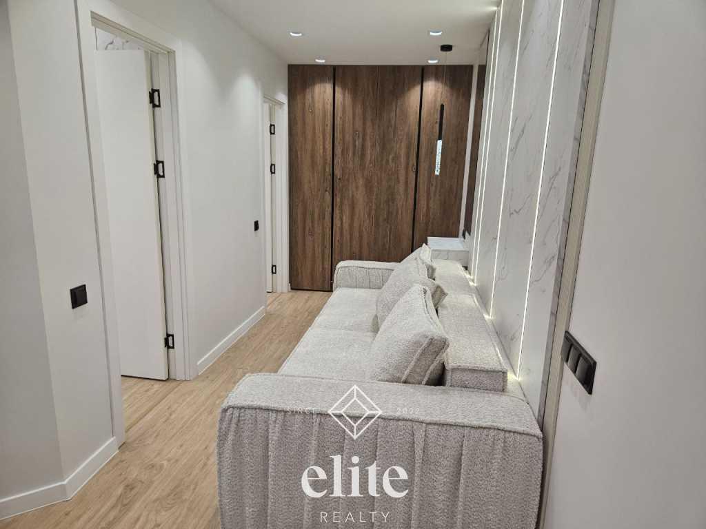 elite realty image