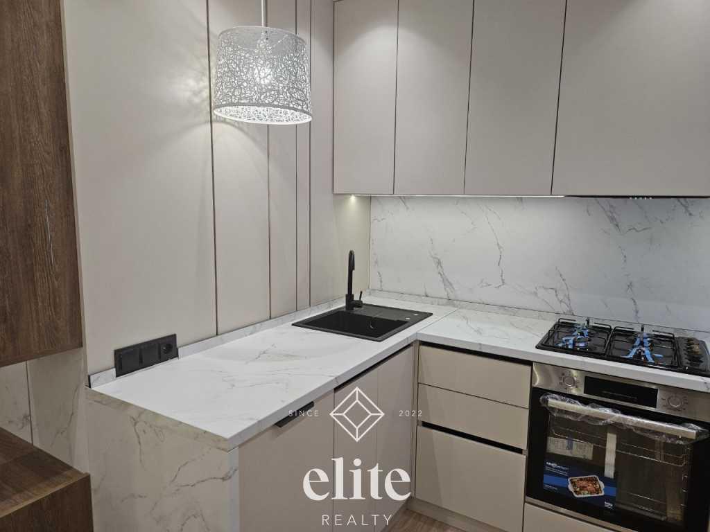 elite realty image