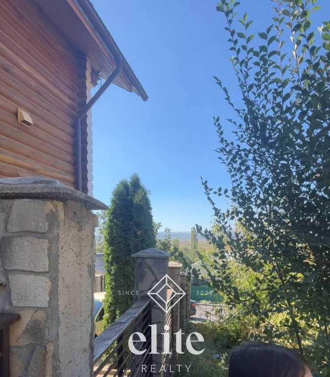elite realty image
