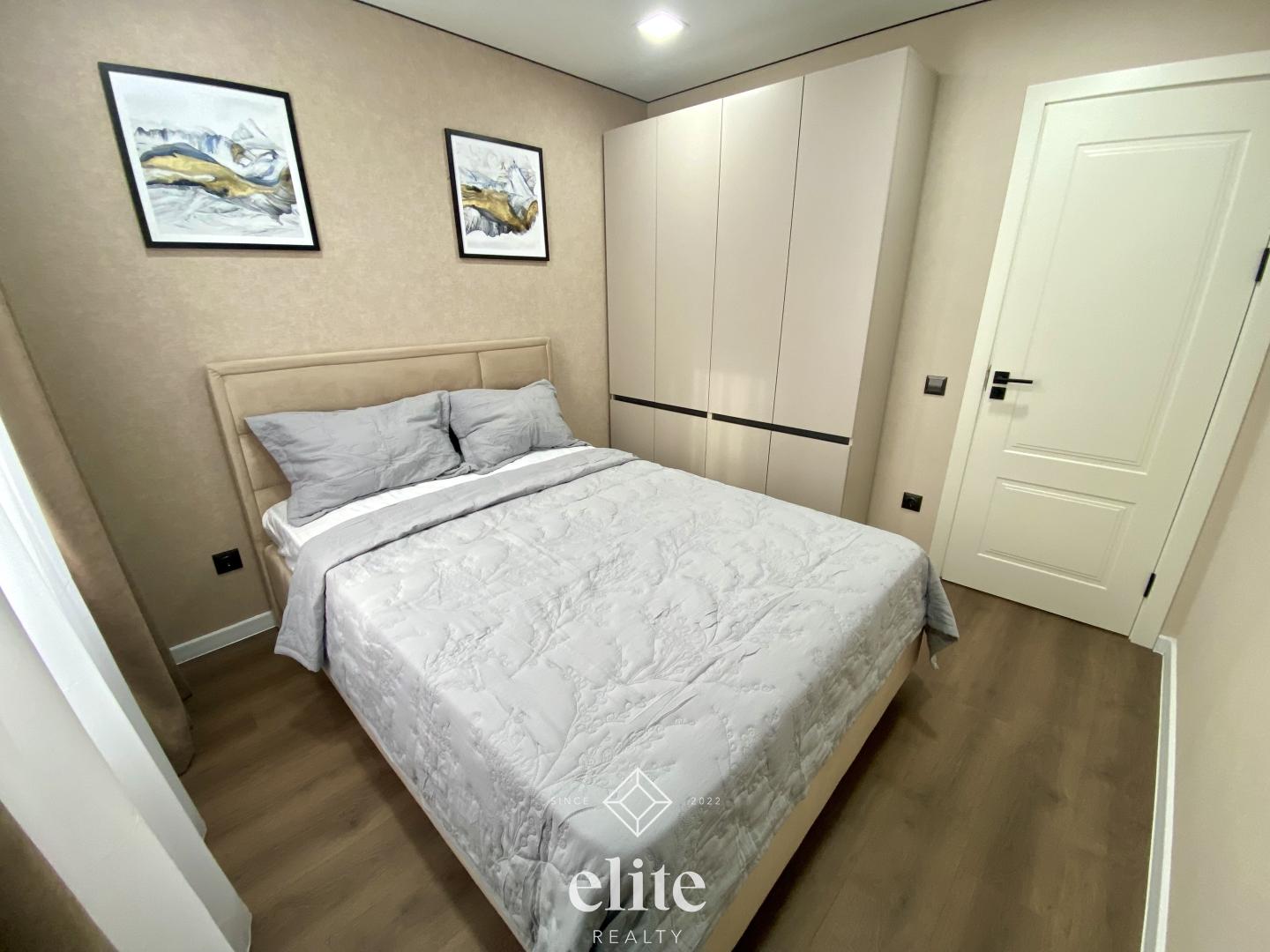 elite realty image