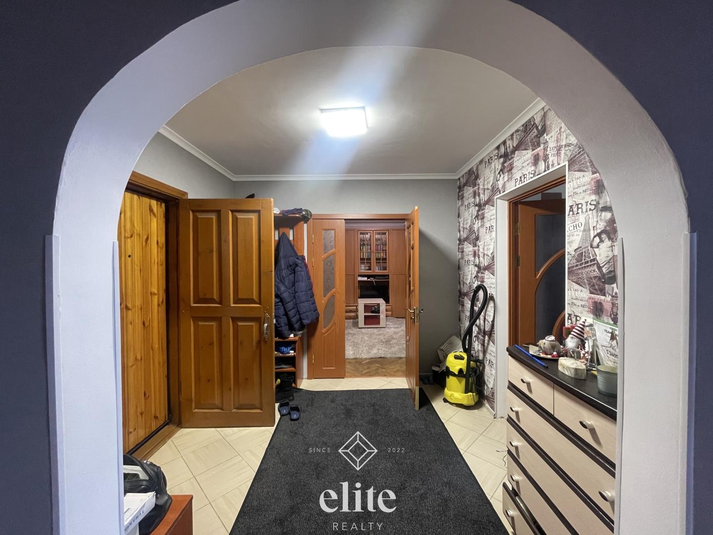 elite realty image