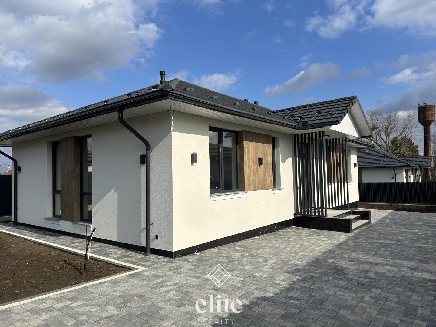 elite realty image