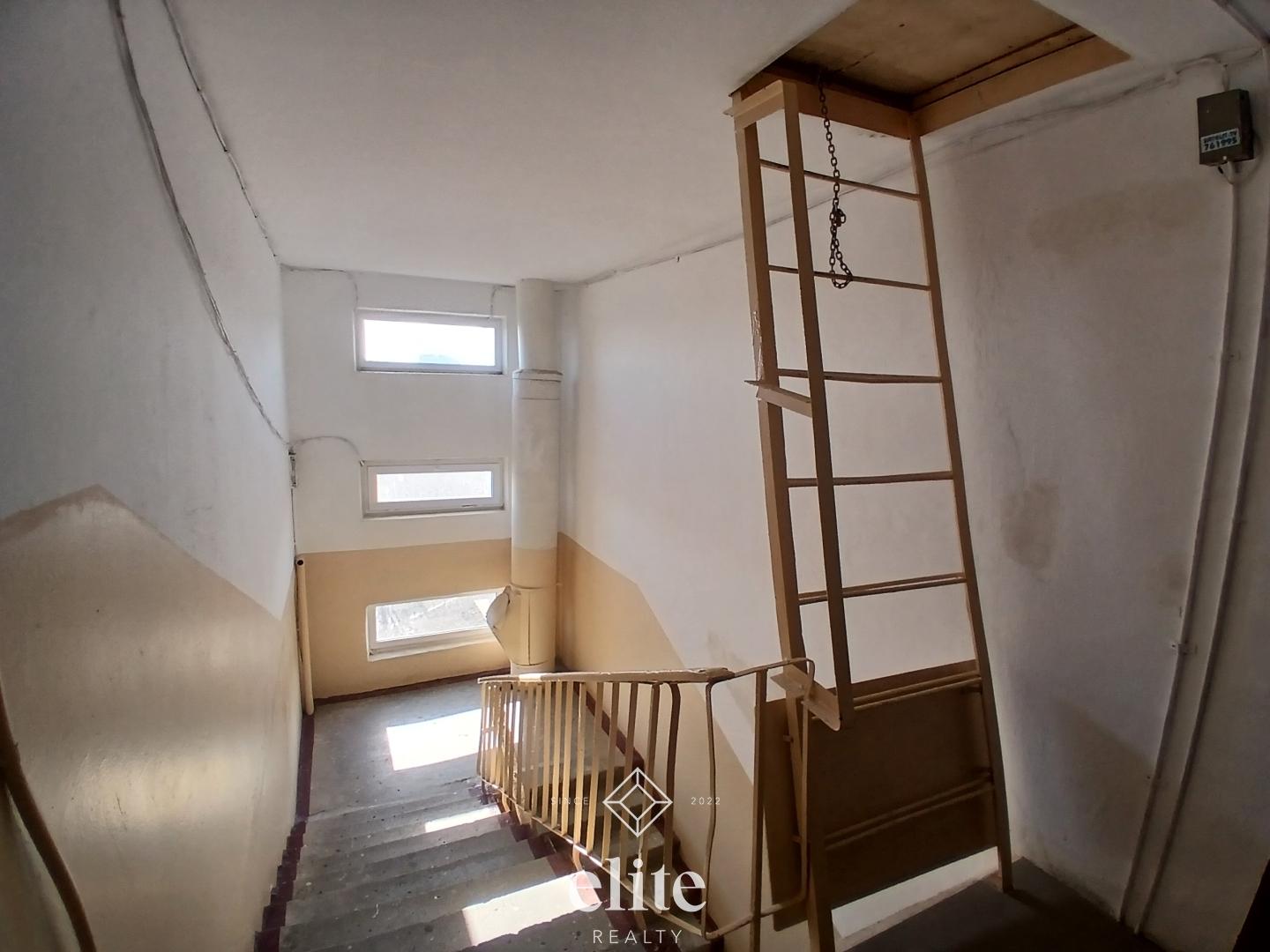 elite realty image