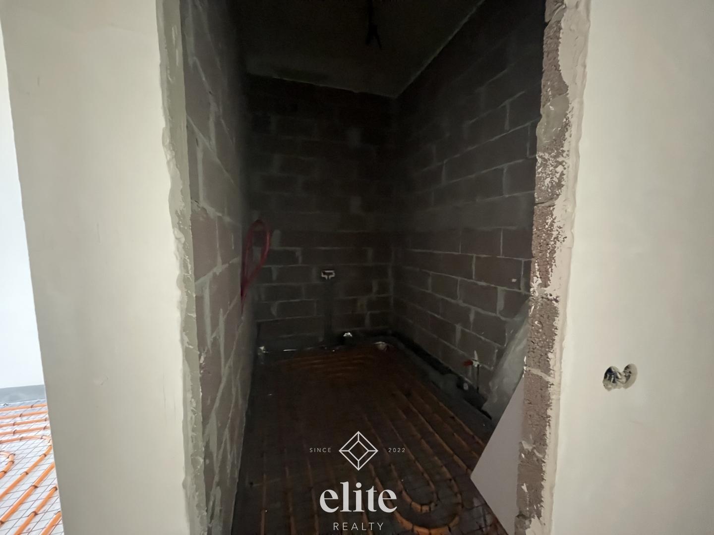 elite realty image