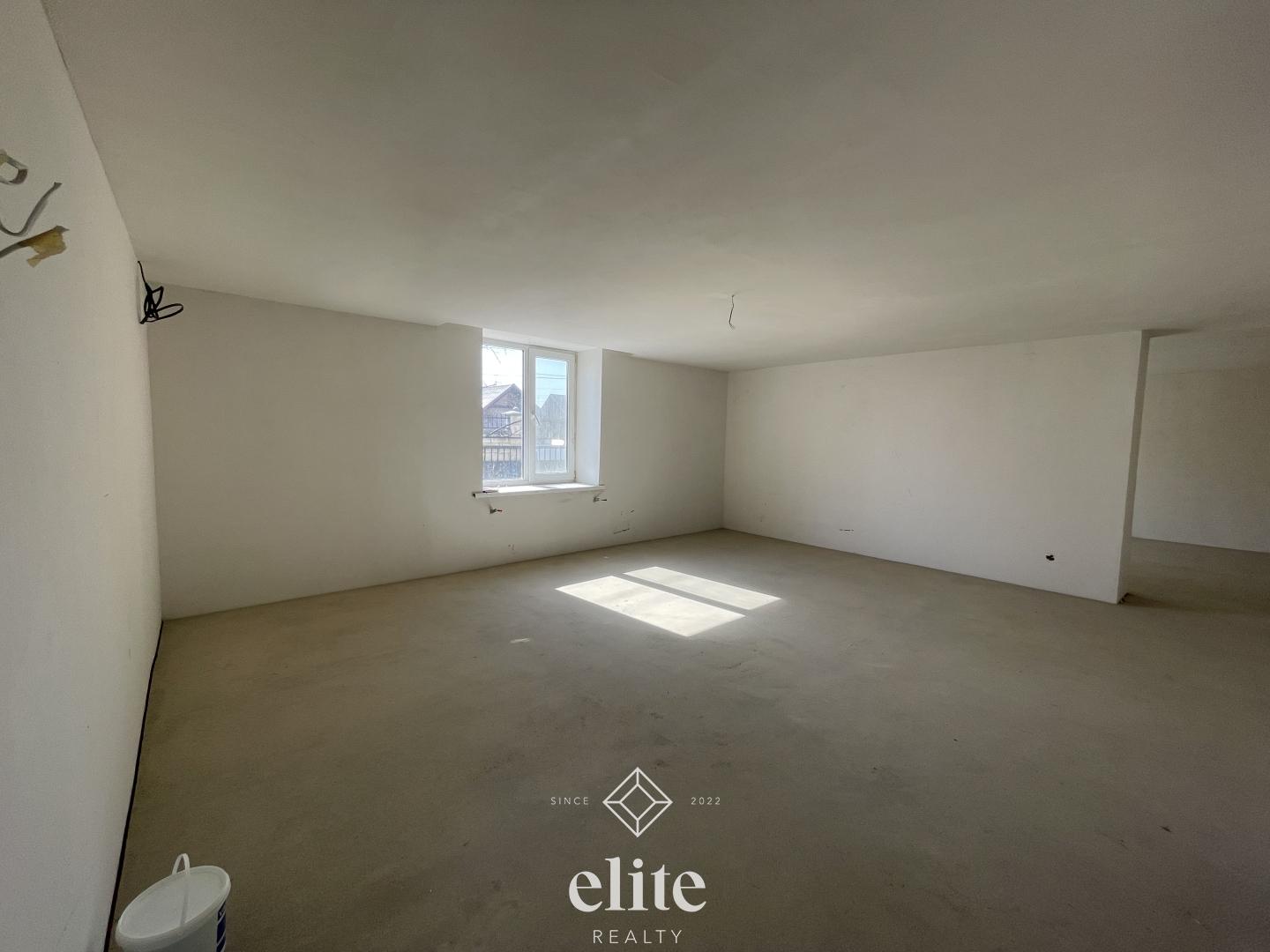 elite realty image