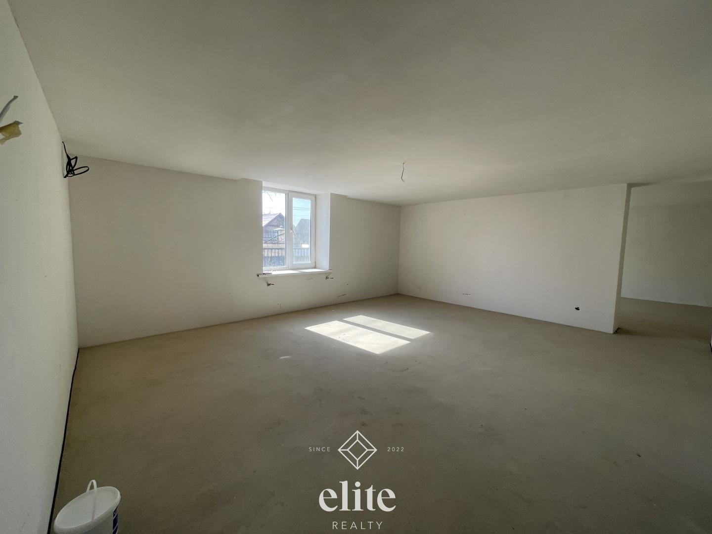 elite realty image