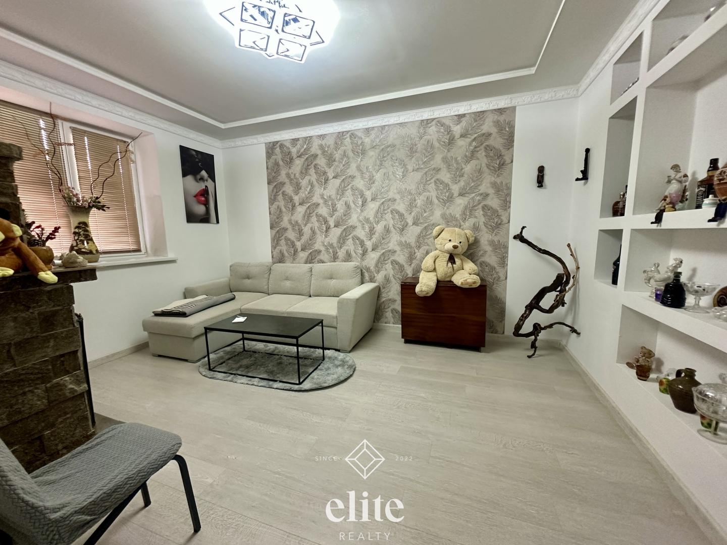 elite realty image