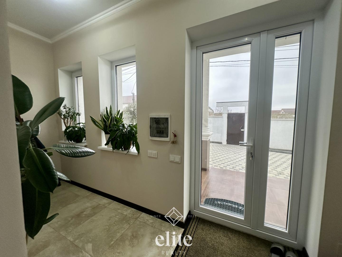 elite realty image