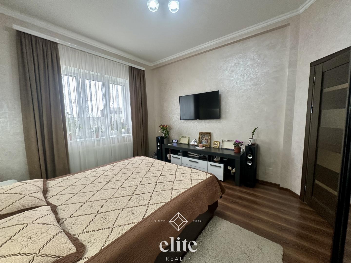 elite realty image