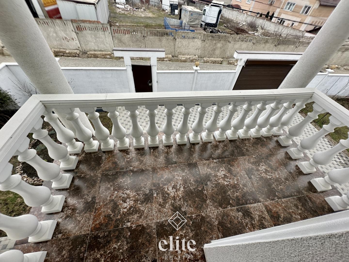 elite realty image