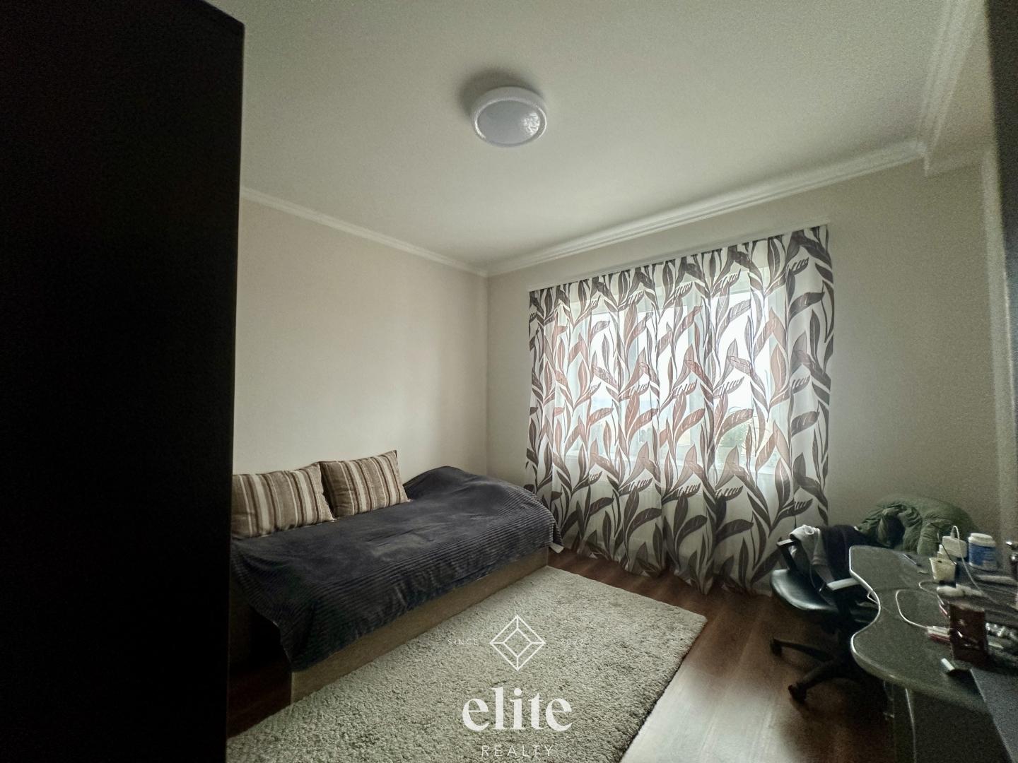 elite realty image