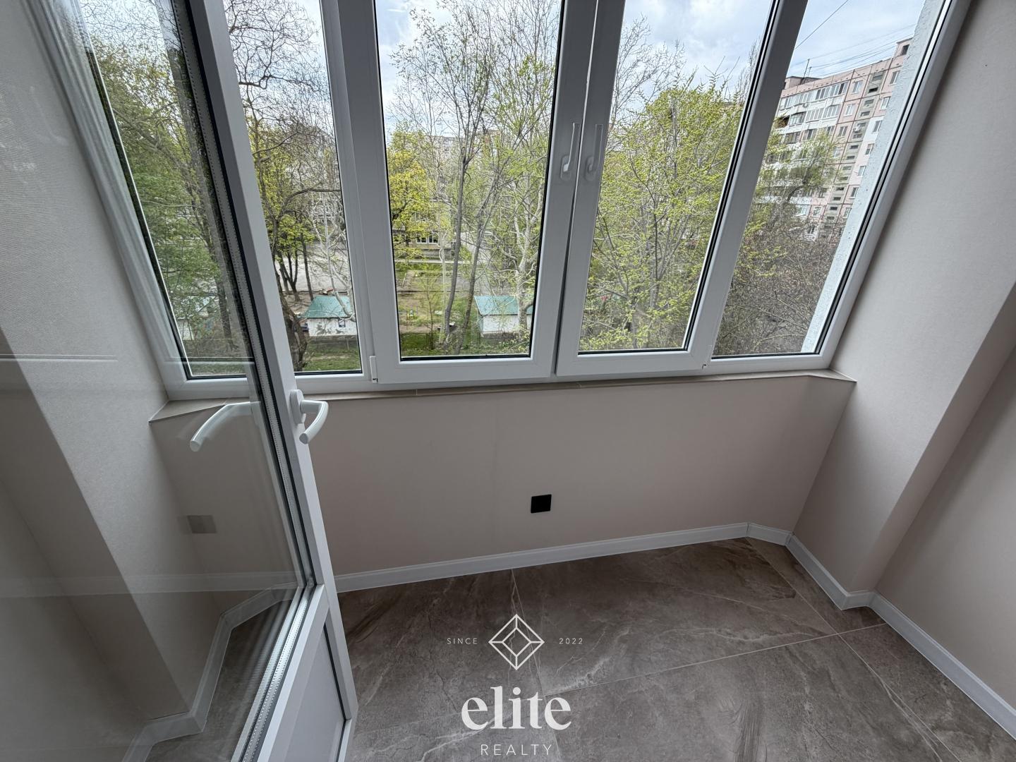 elite realty image