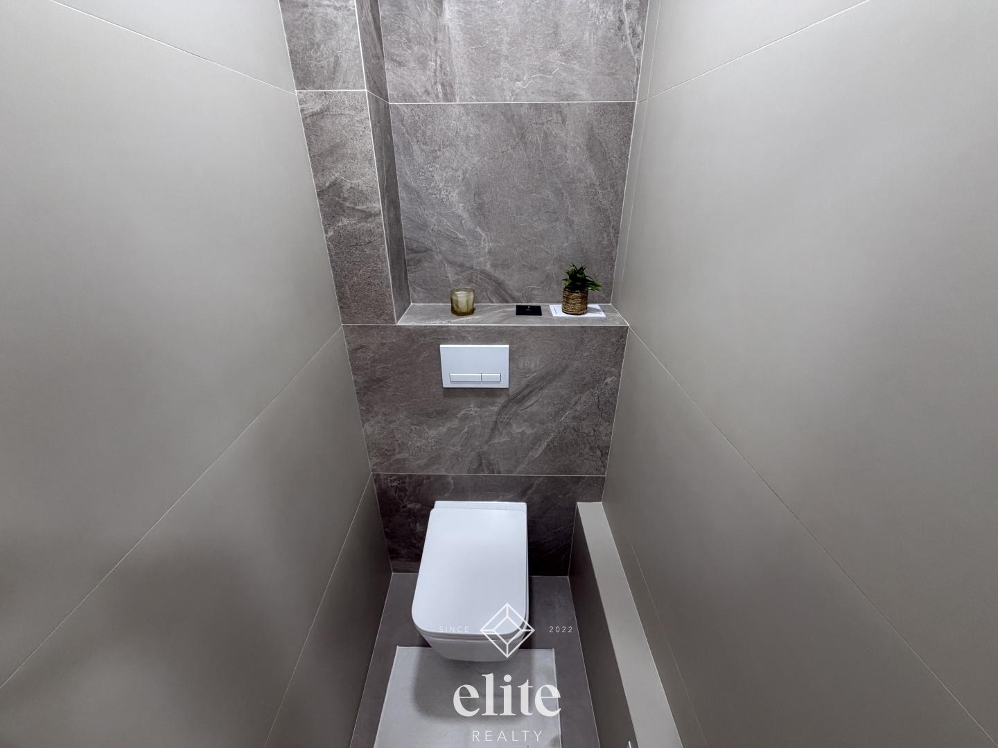 elite realty image