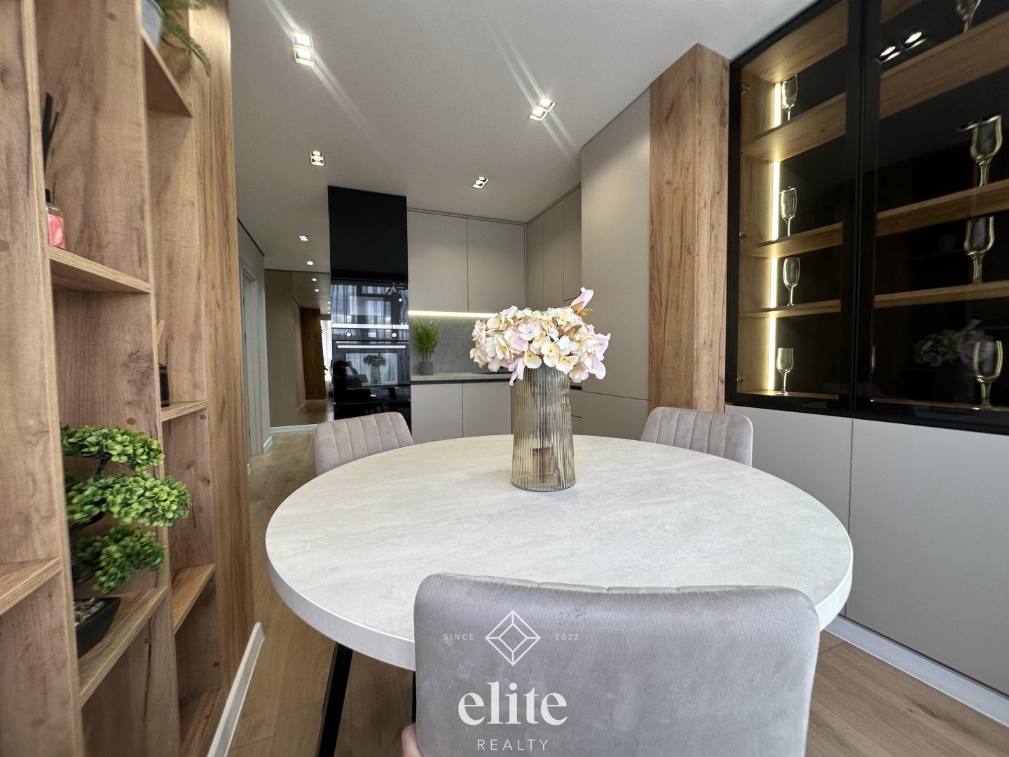 elite realty image