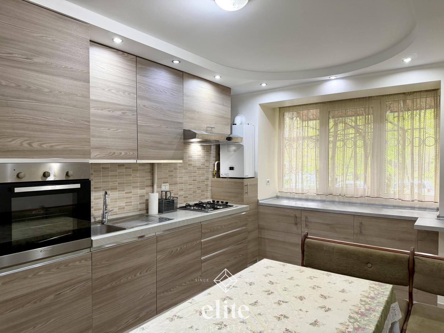 elite realty image