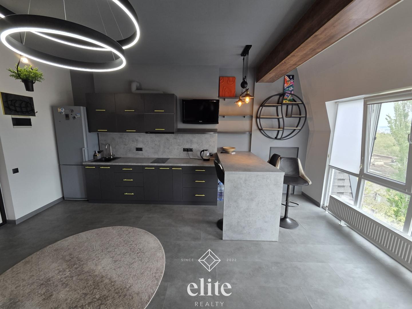 elite realty image