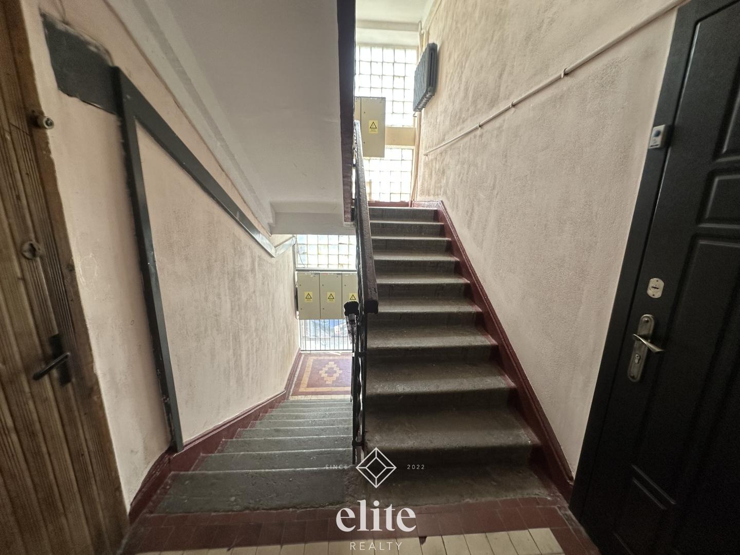 elite realty image