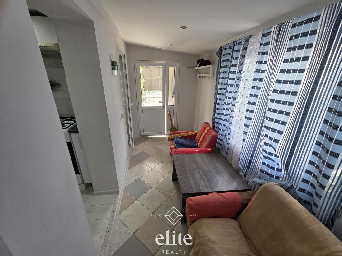 elite realty image