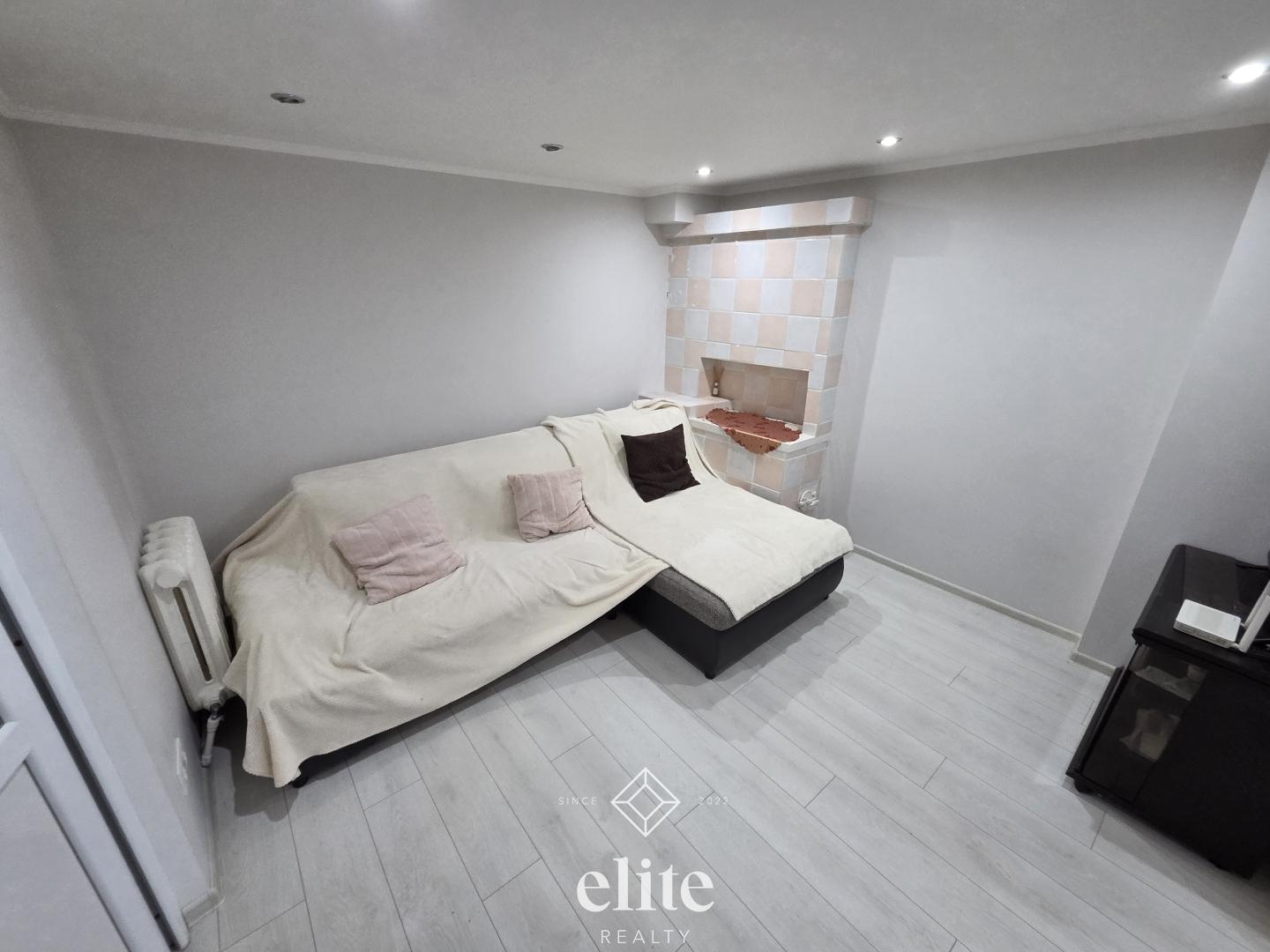 elite realty image