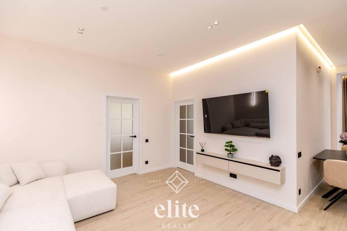 elite realty image