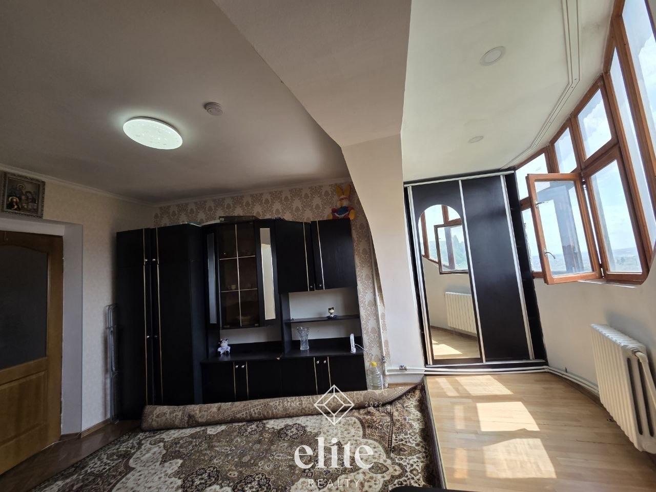 elite realty image