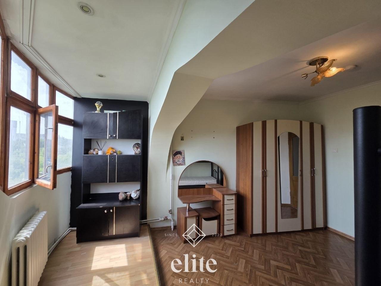 elite realty image