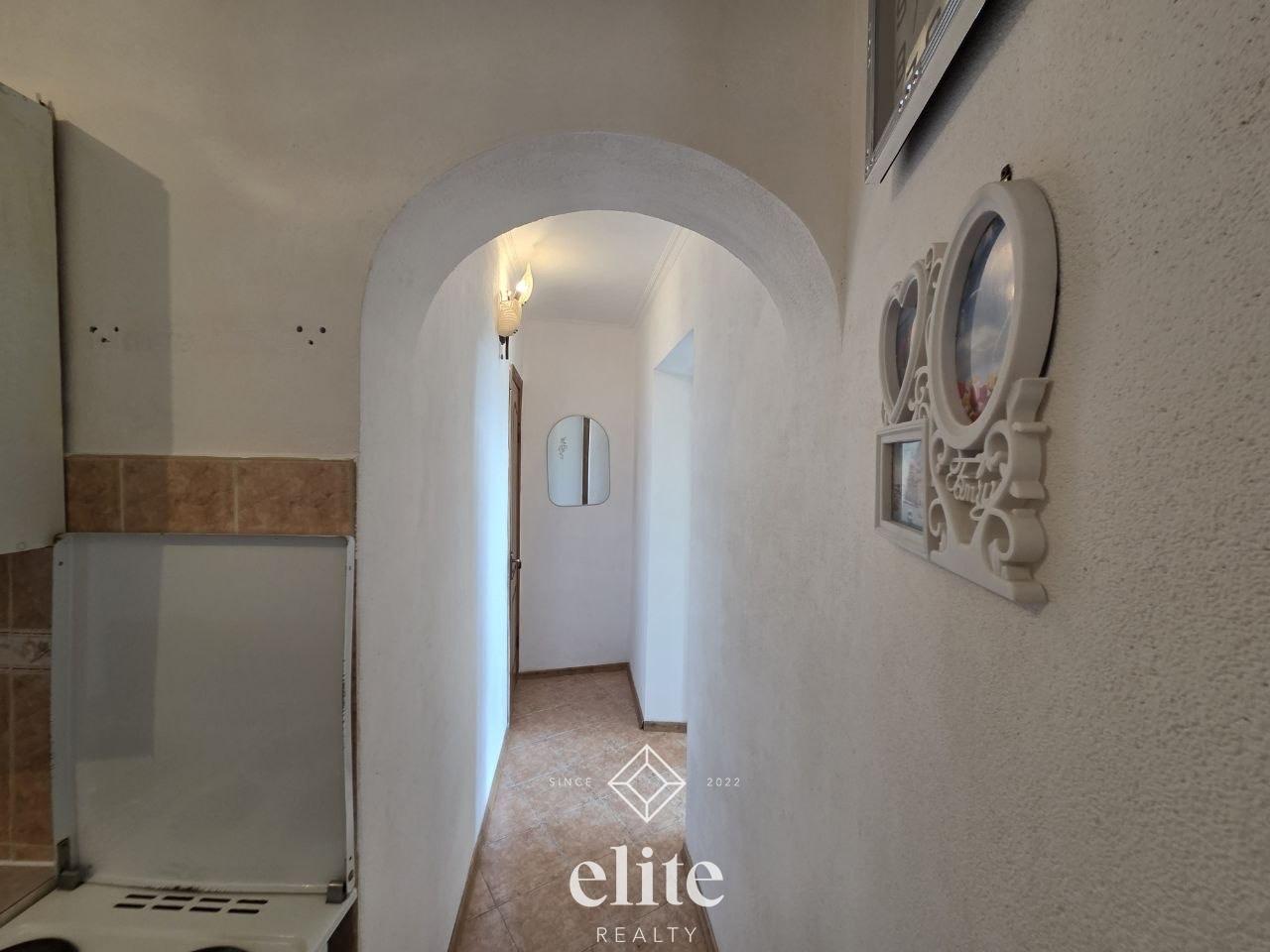 elite realty image