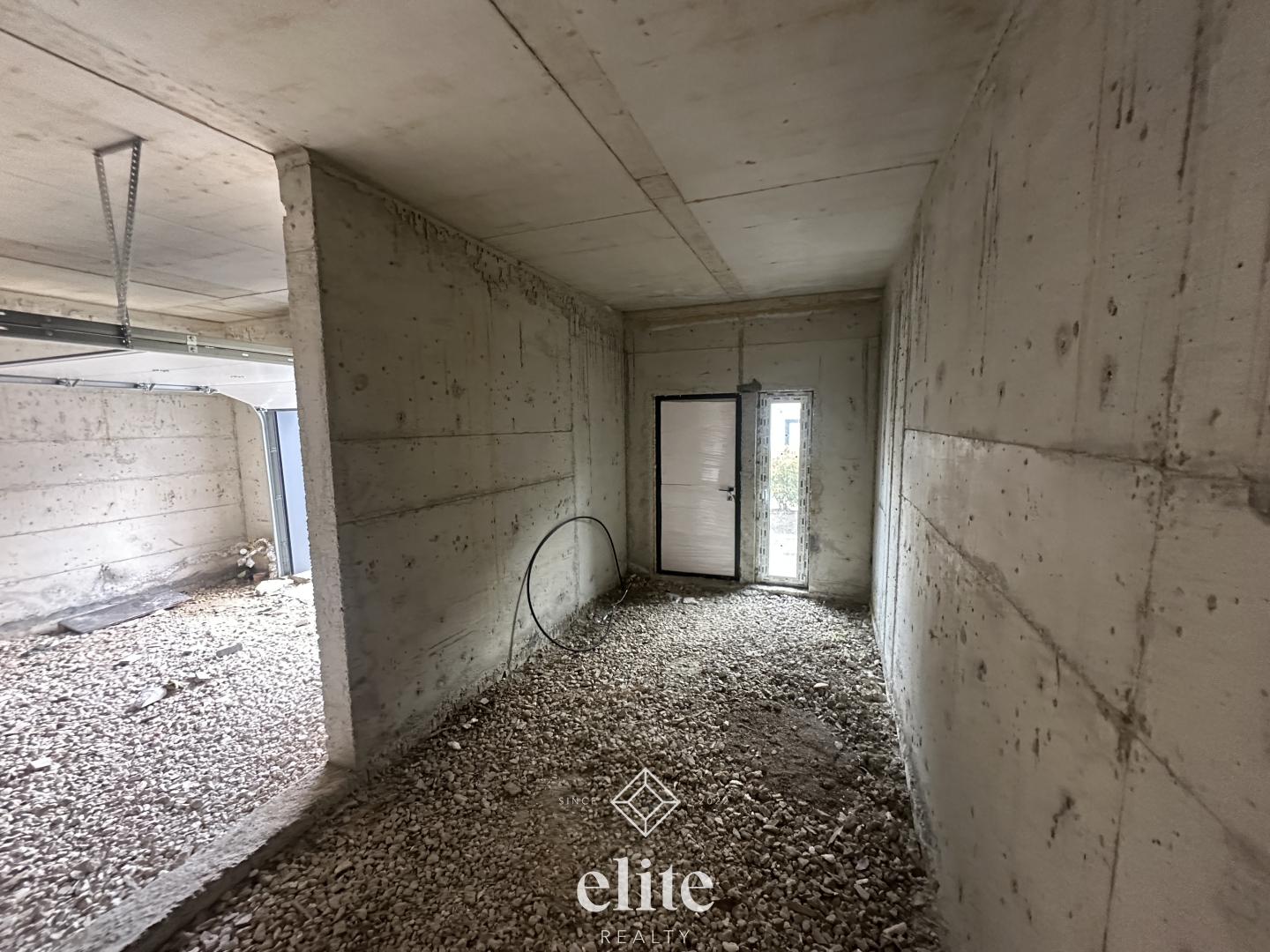 elite realty image
