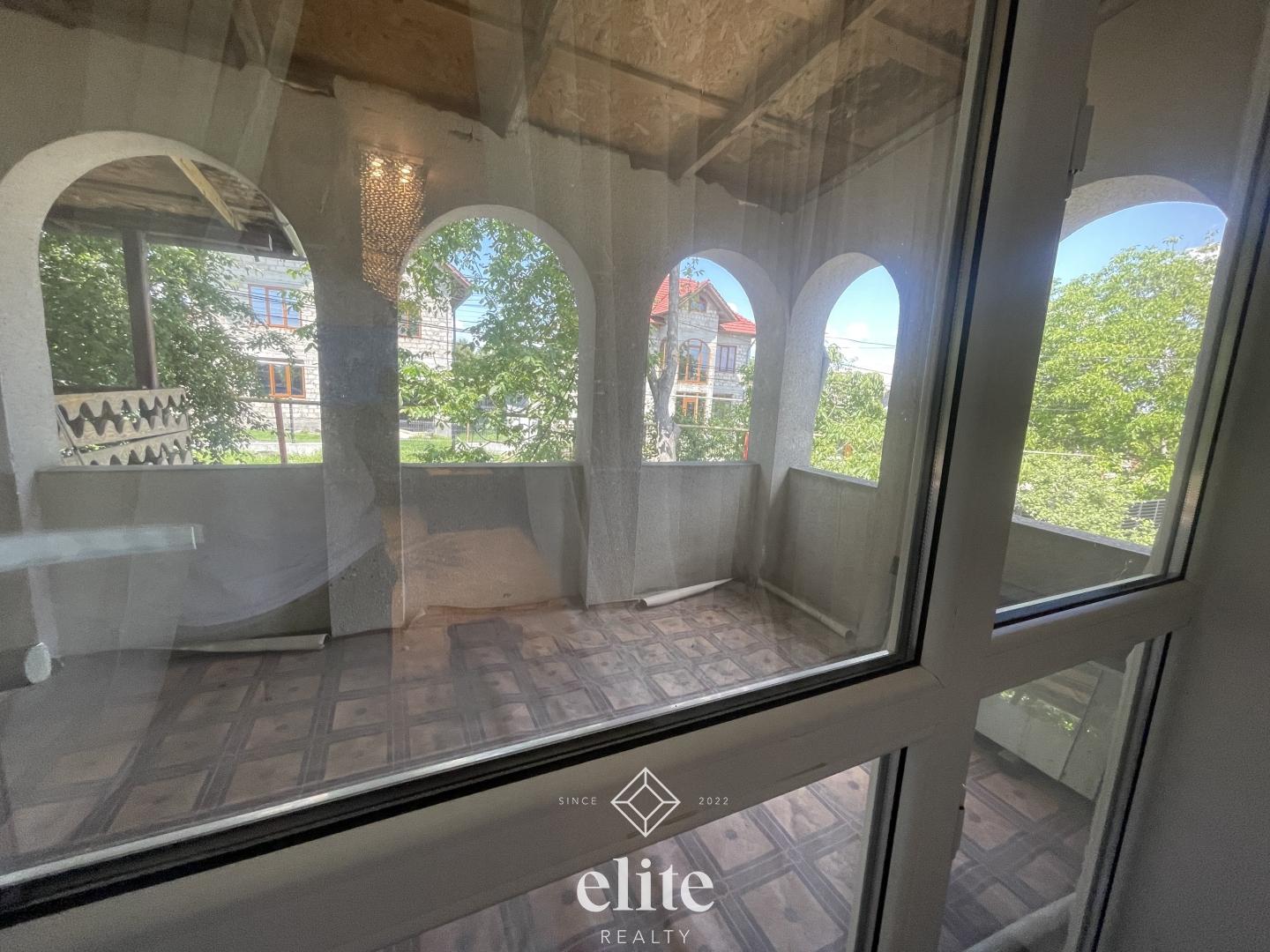 elite realty image