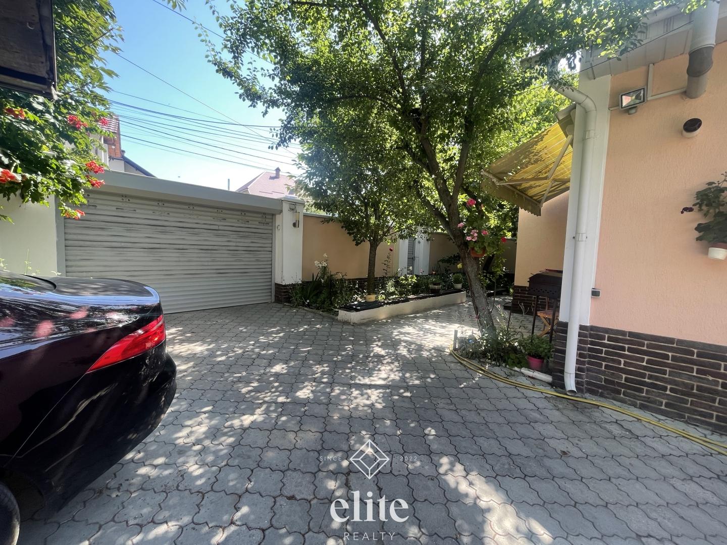 elite realty image
