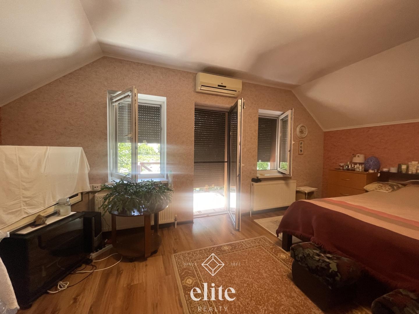 elite realty image