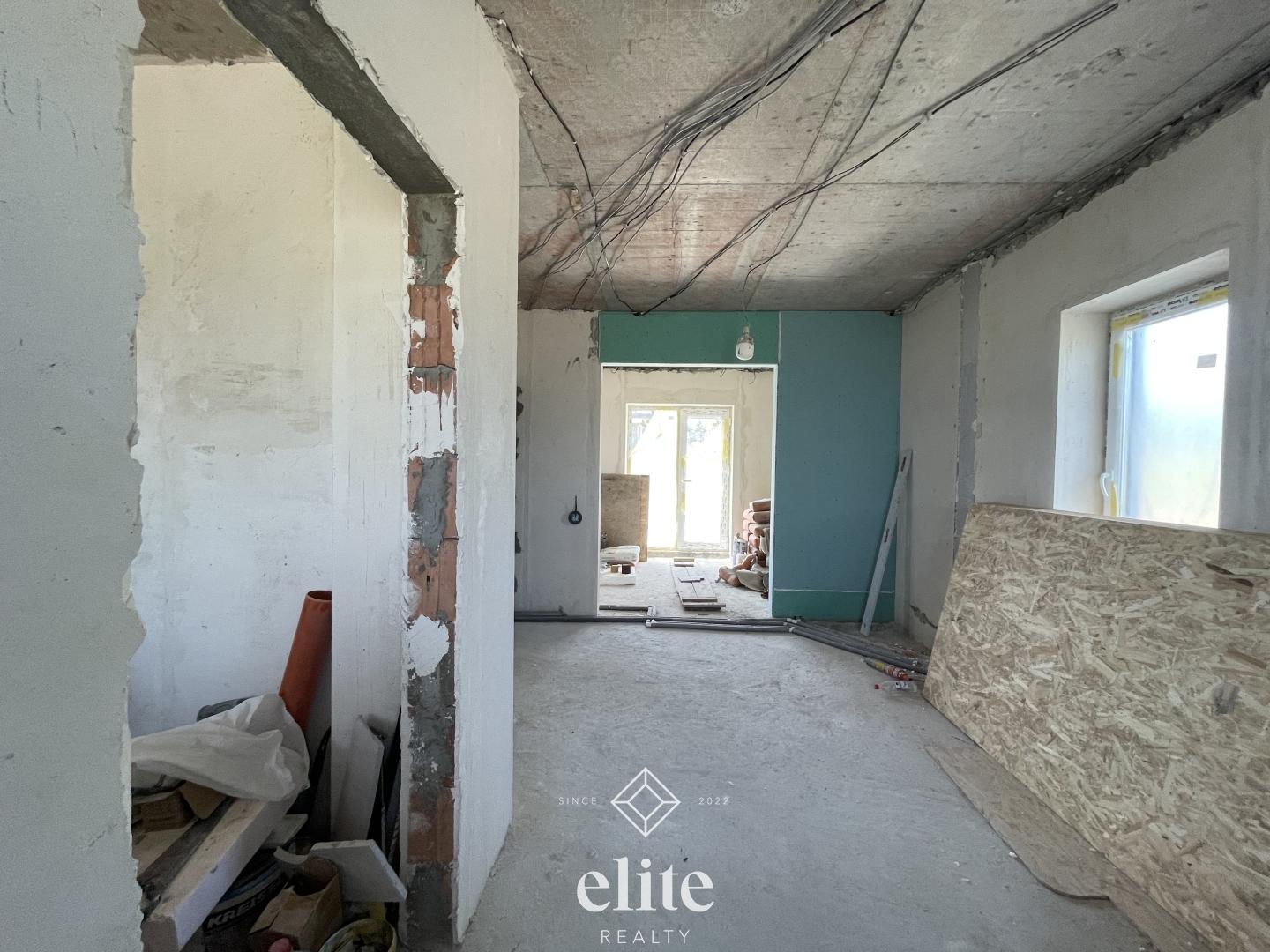 elite realty image