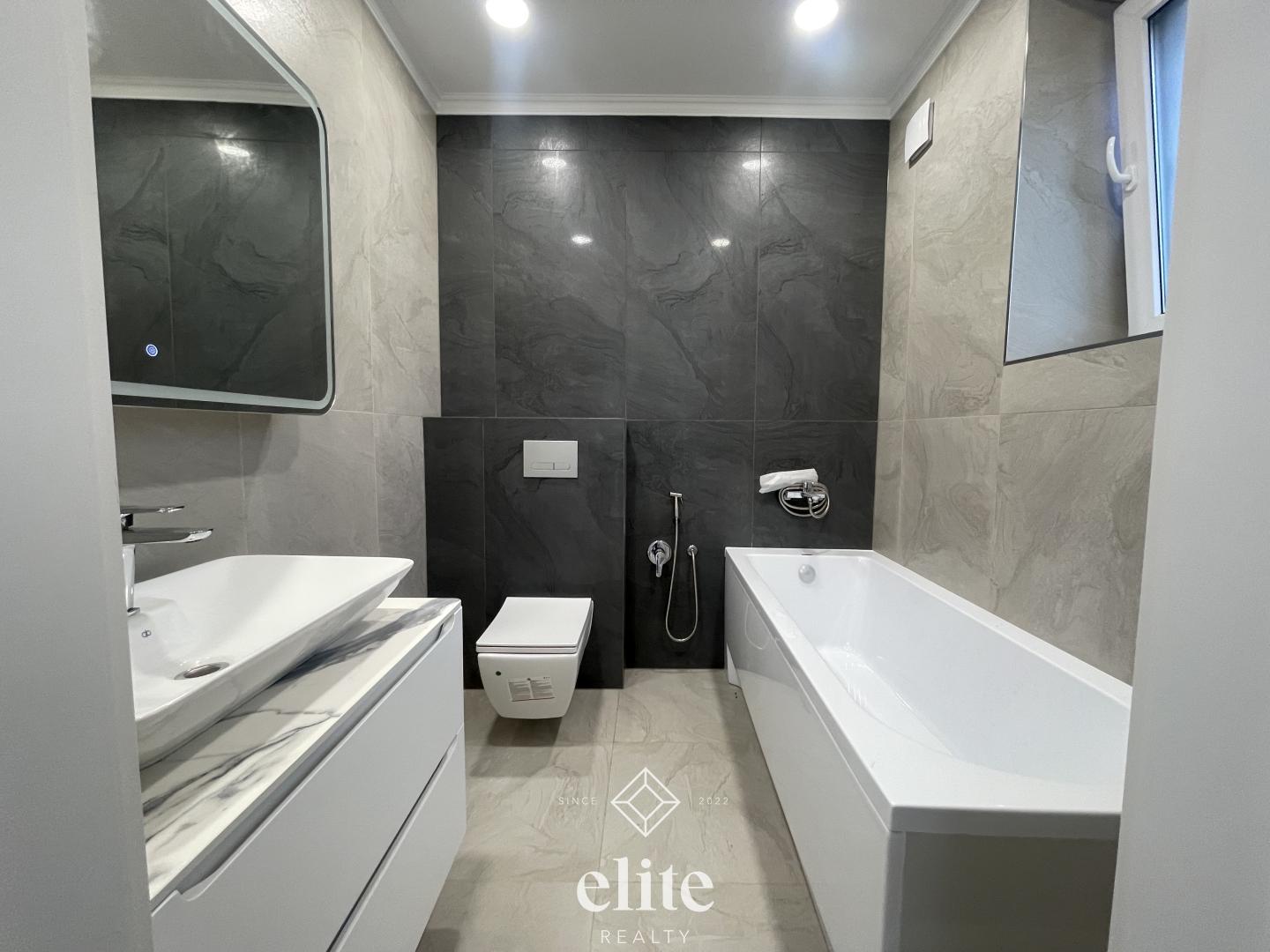 elite realty image