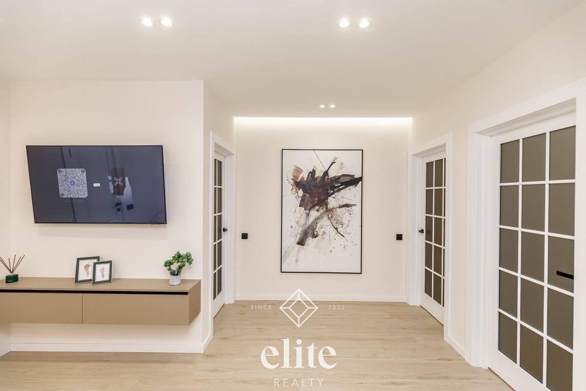 elite realty image
