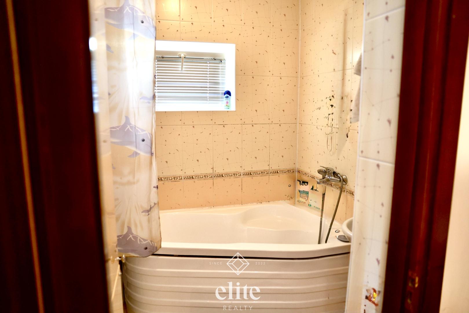 elite realty image