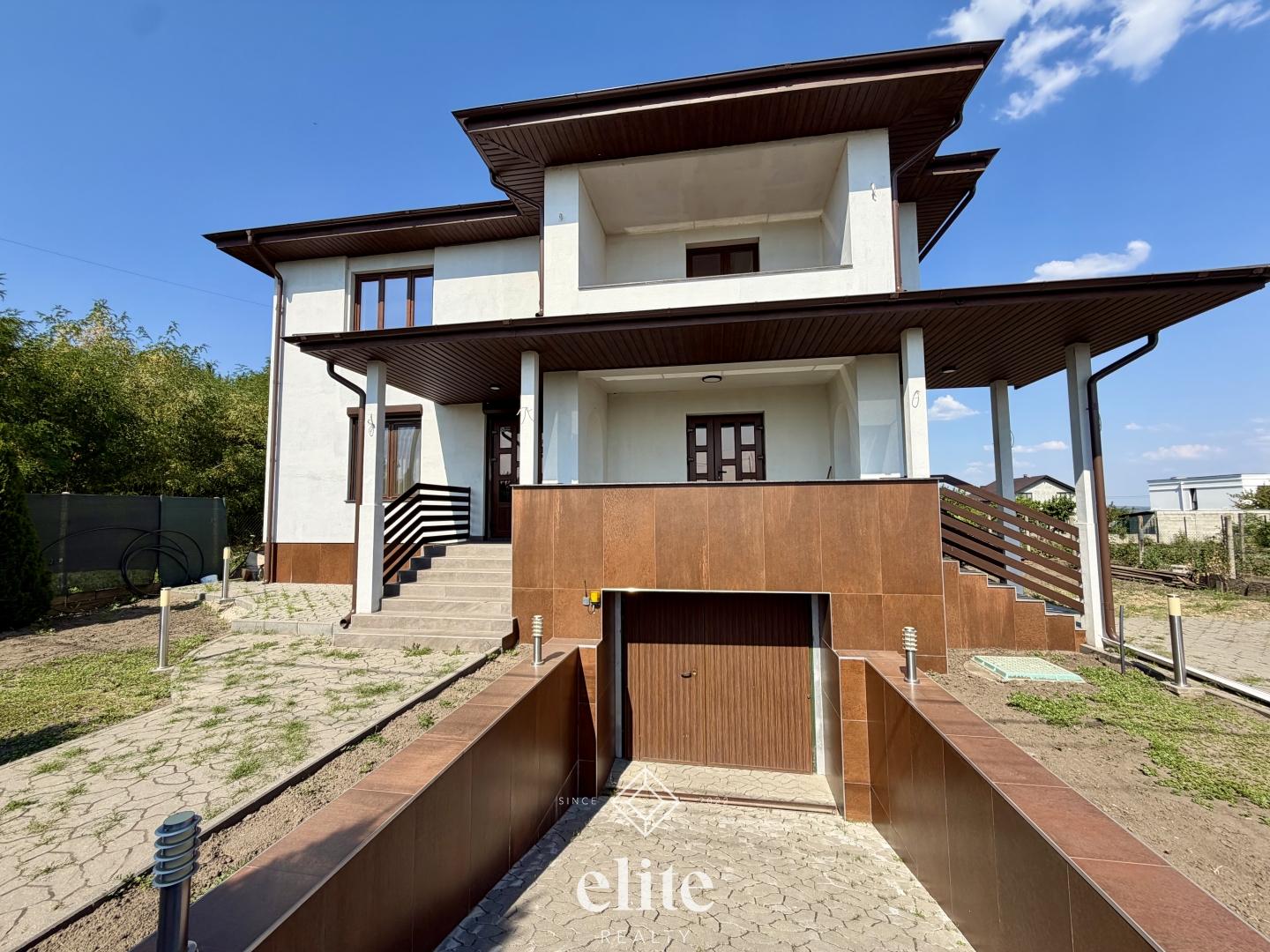 elite realty image