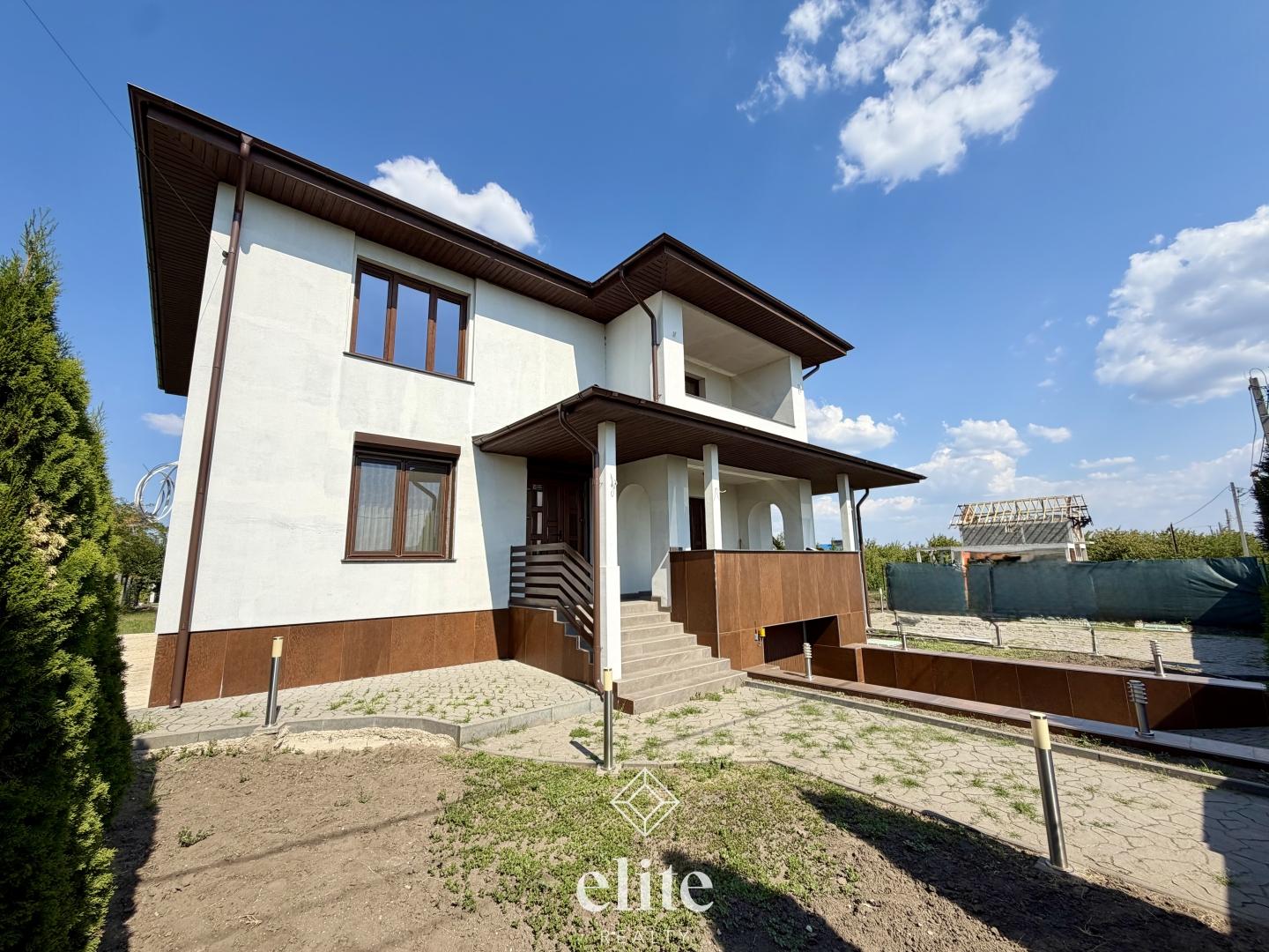 elite realty image